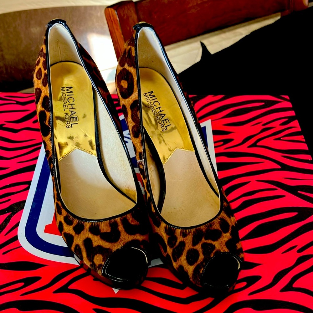 Michael Kors peep toe cheetah print hair style size 7 listed to sell quick